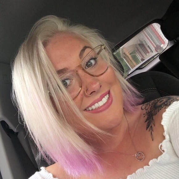 Meet your Posher, Gabby - Picture 1 of 1